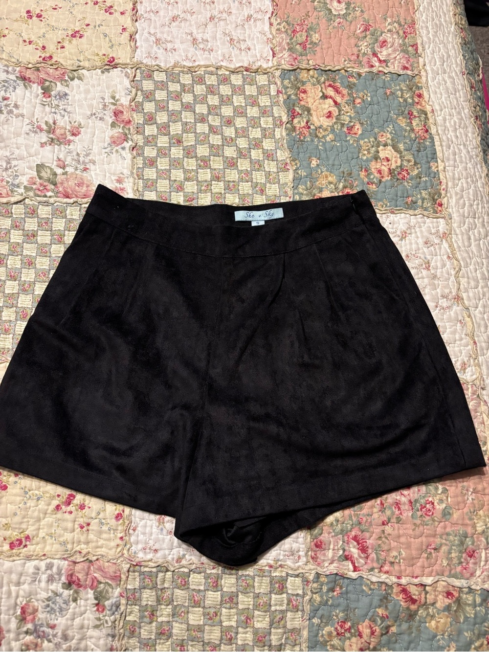 She +Sky Black High-Waist Womens Shorts - Small